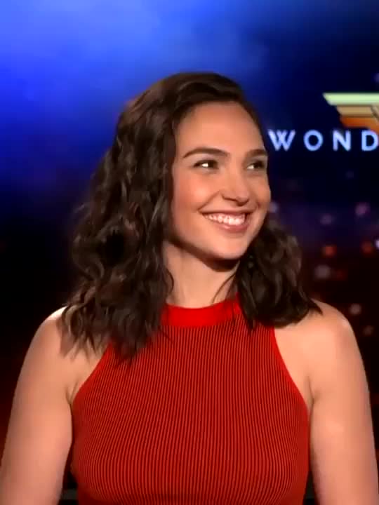 Gal Gadot Needs Cock Asap Scrolller