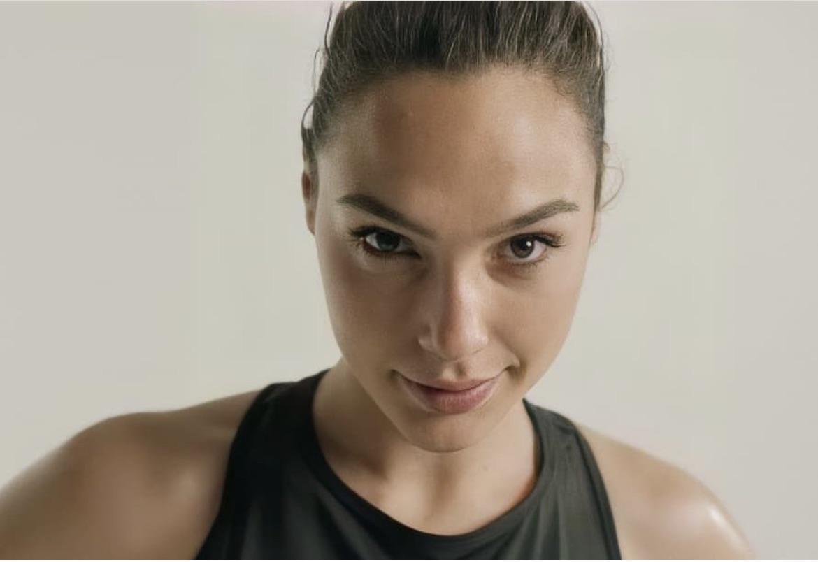 Gal Gadot Wants Your Cock Scrolller 4033