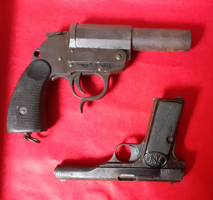 German Flare Gun And A German Fn Browning Pistol Manufactured In Annexed Belgium Scrolller 6940