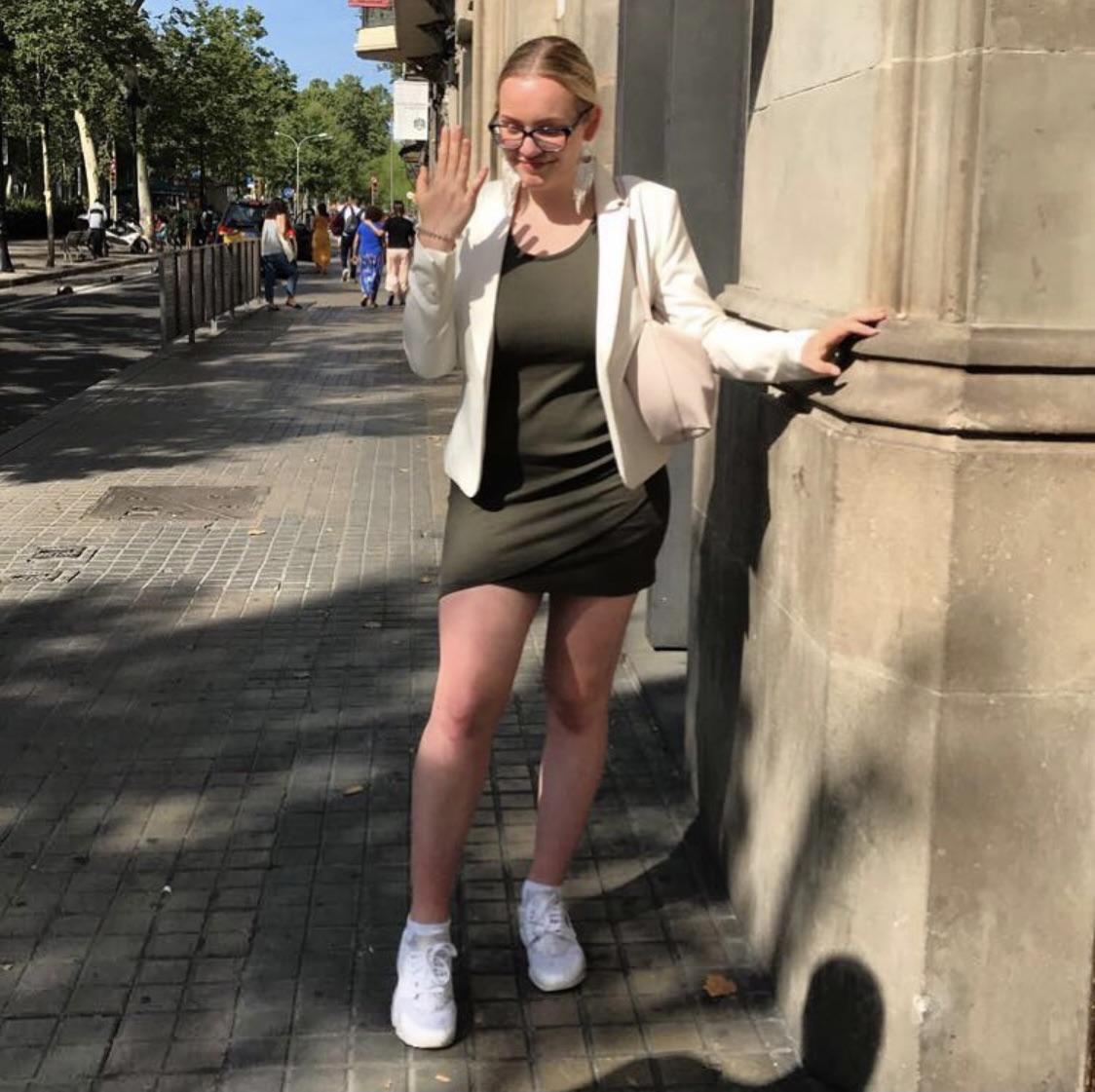 Gibt es Nudes von Emma.Santi? Hab viel zum tauschen 😜 | Scrolller