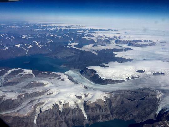 Glacier melting into Baffin Bay, west coast of Greenland [OC][2688 x 1242]