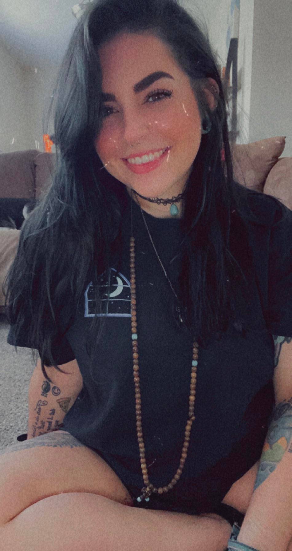 Goth Gf With A Prissy Girl Smile 😈😇 Scrolller 4639