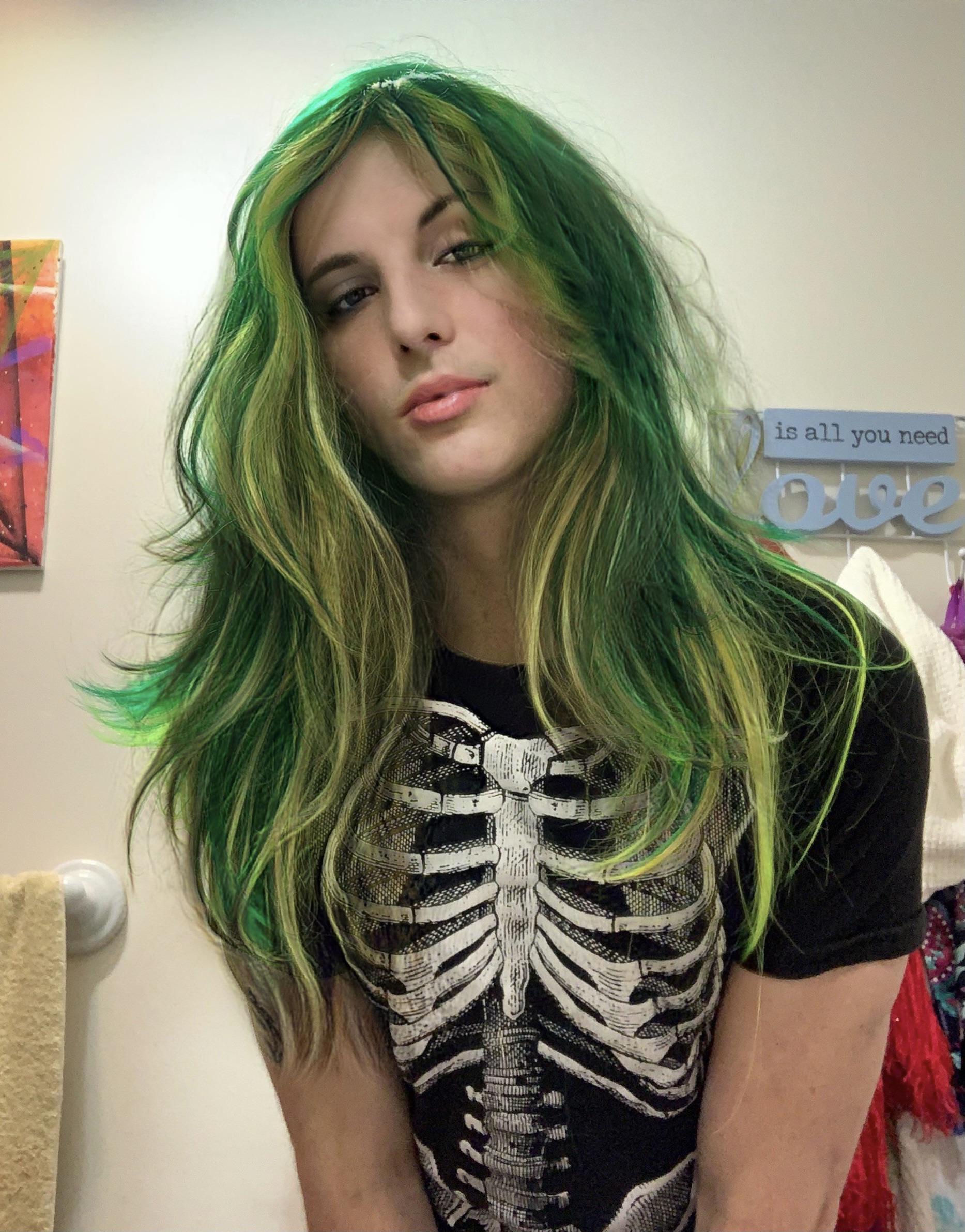 green hair? | Scrolller