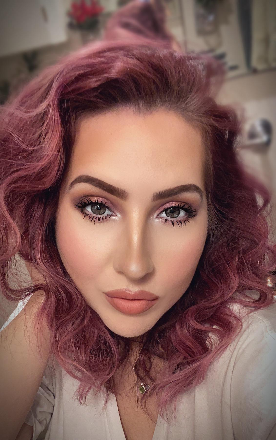 Growing more confident using less eyeliners. Never thought my eyes