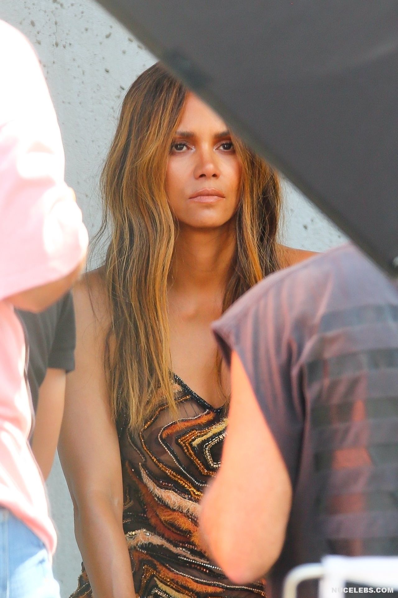 Halle Berry Scrolller