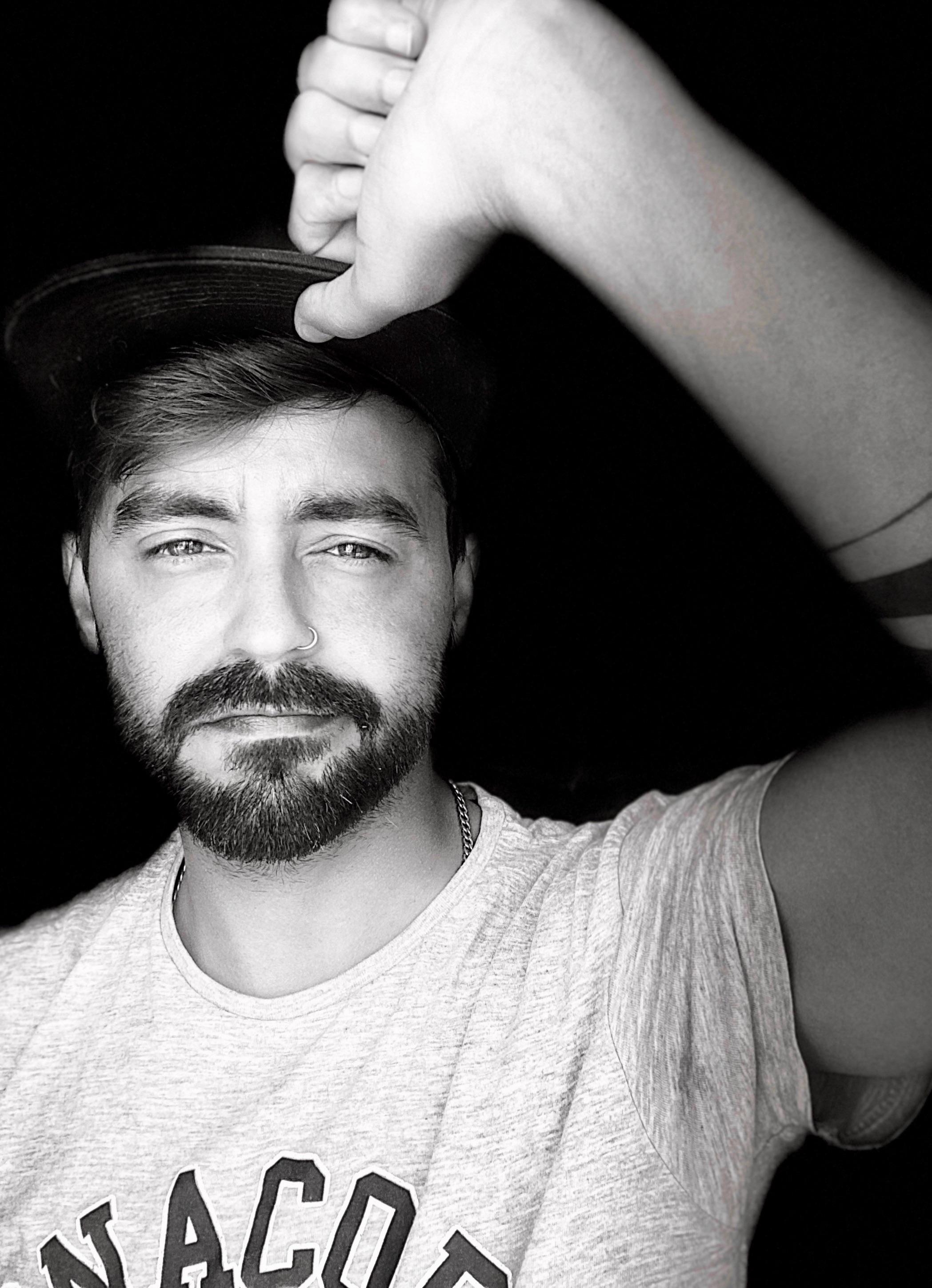 Hello 😊🏳️‍🌈 | Scrolller