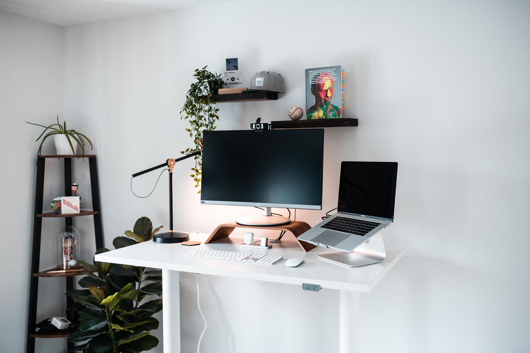 Helps me focus solely on work. Scrolller