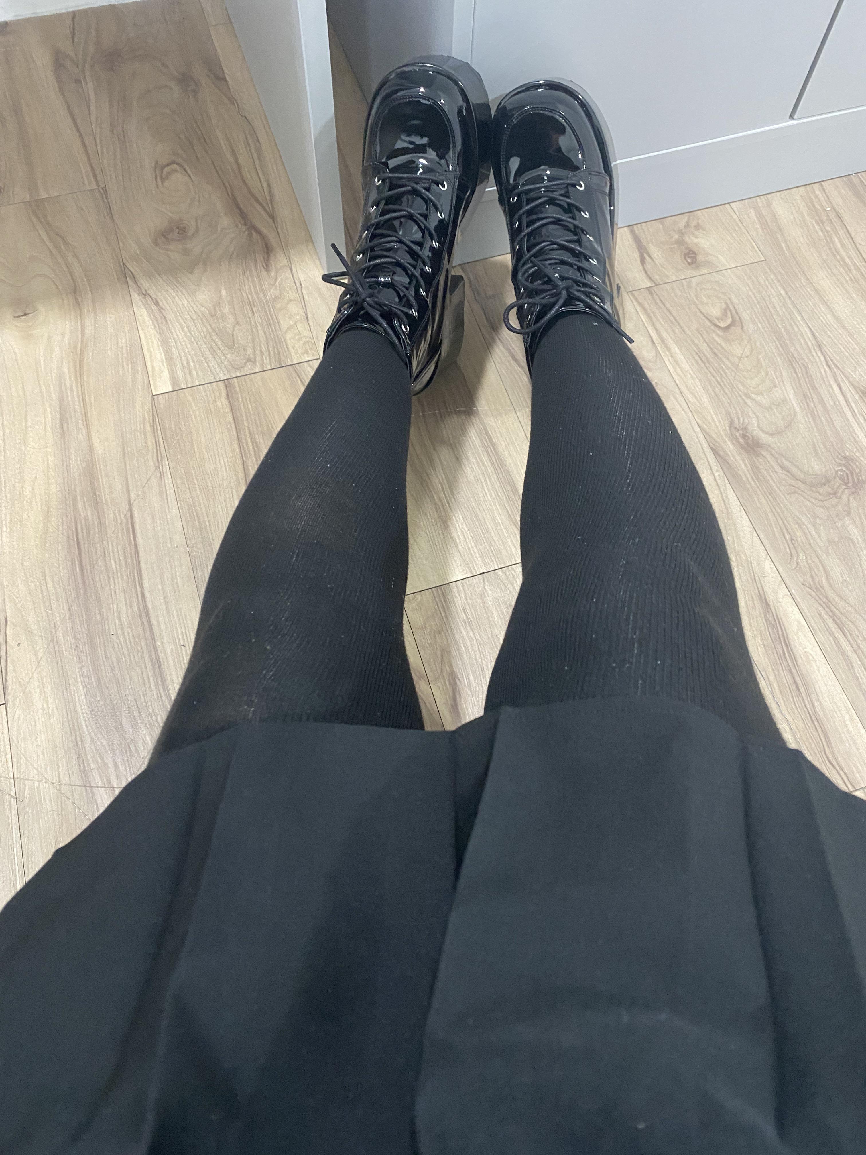 Heya~ how’s everyone doing on this lovely evening? I’m a lesbian trans ...