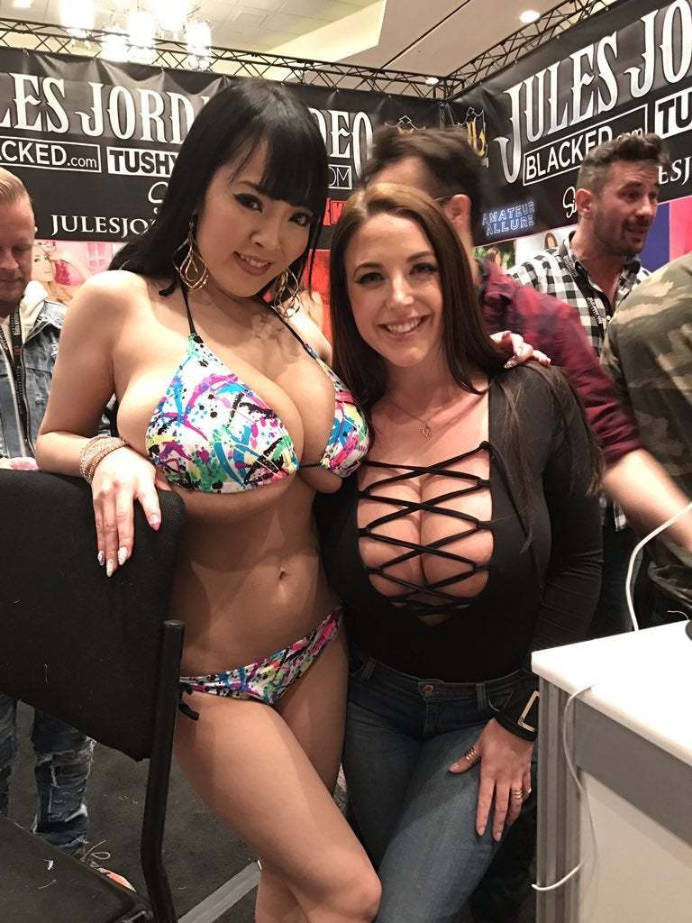 Hitomi Tanaka or Angela White Scrolller