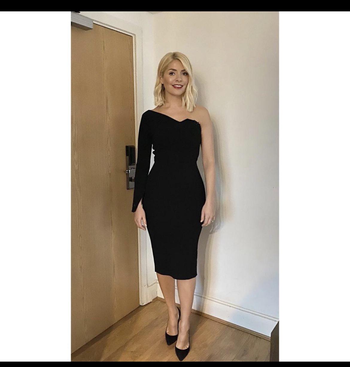 Help Me Cum To Holly Willoughby Please I M Soo Hard And Horny For Her Scrolller