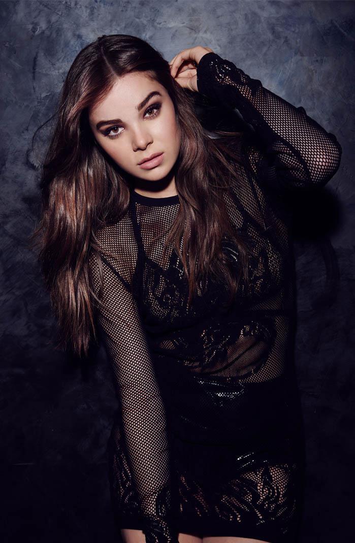 Hottest brunette in the world | Scrolller