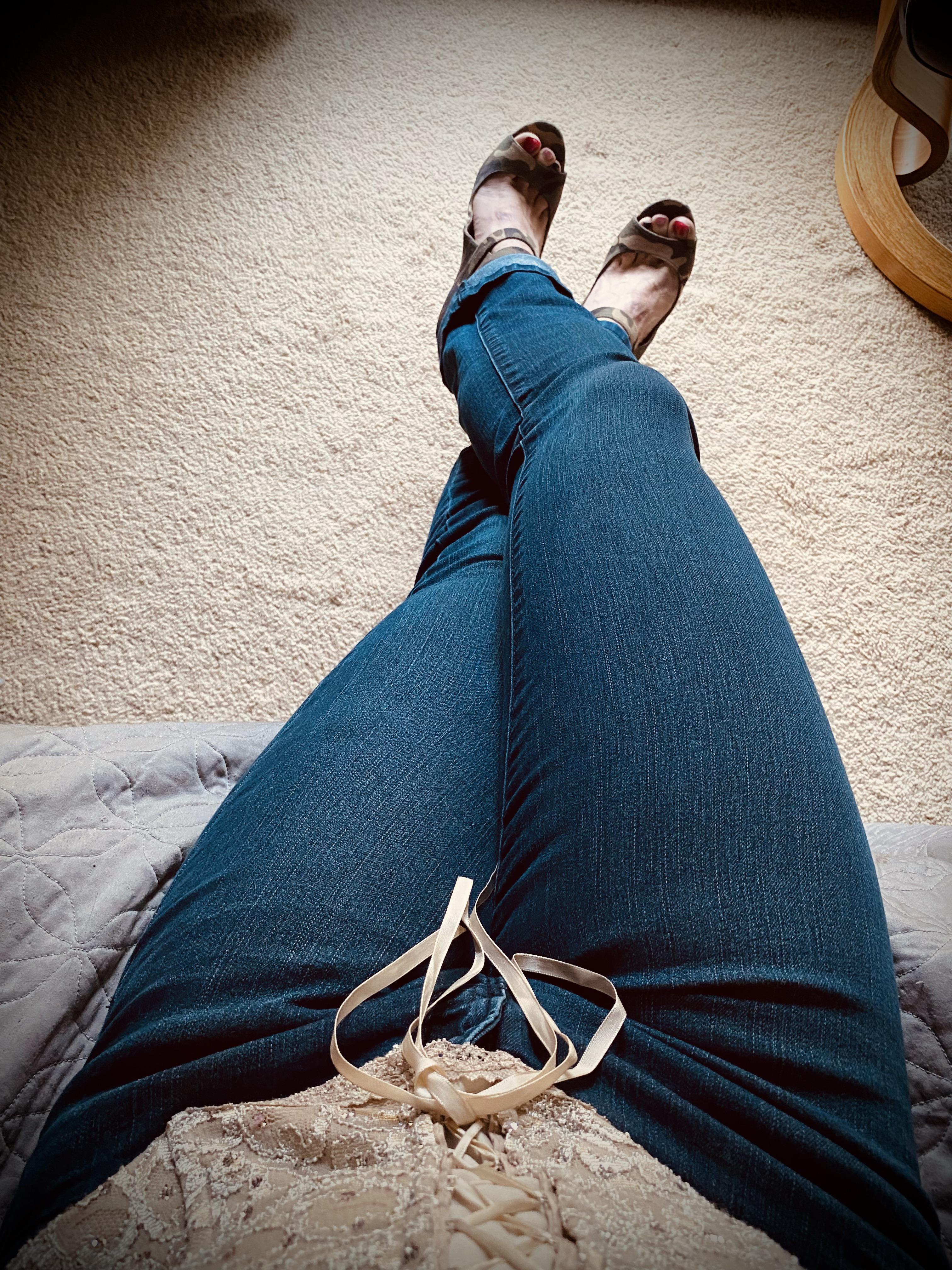 How do my legs look? Scrolller