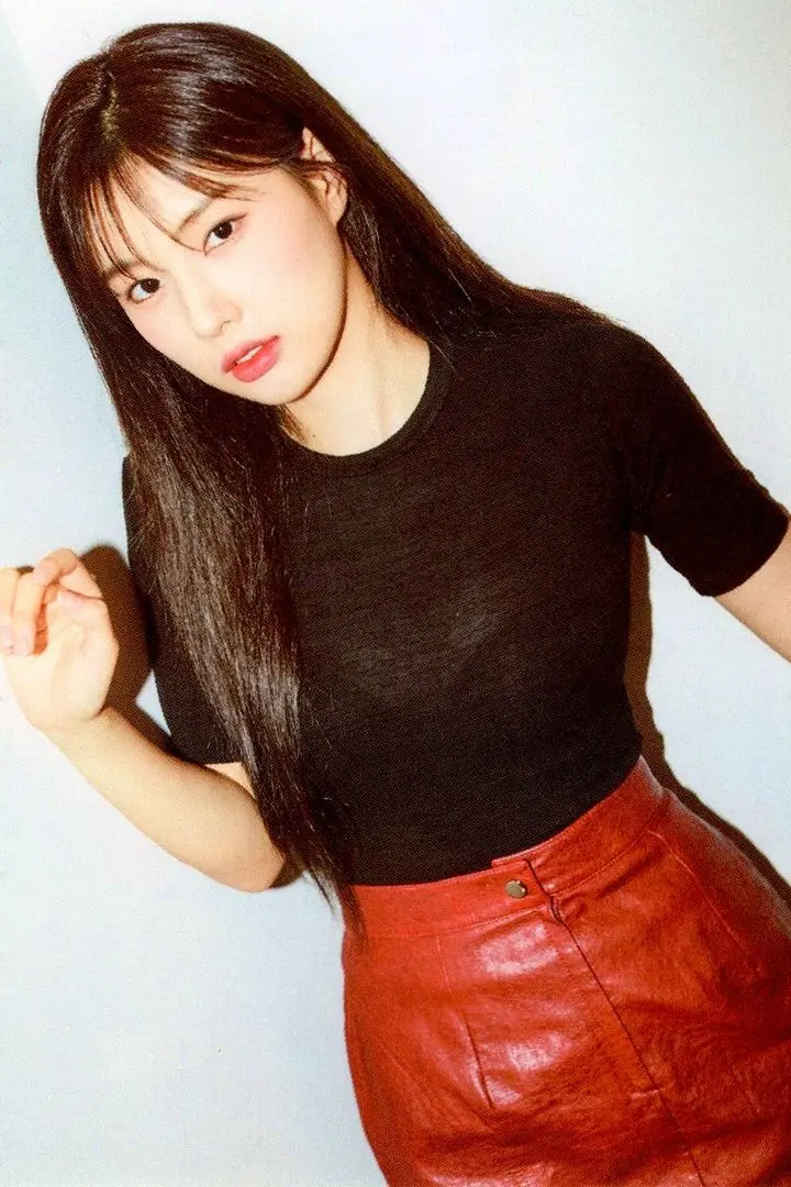 Hyewon - (ex) Izone | Scrolller