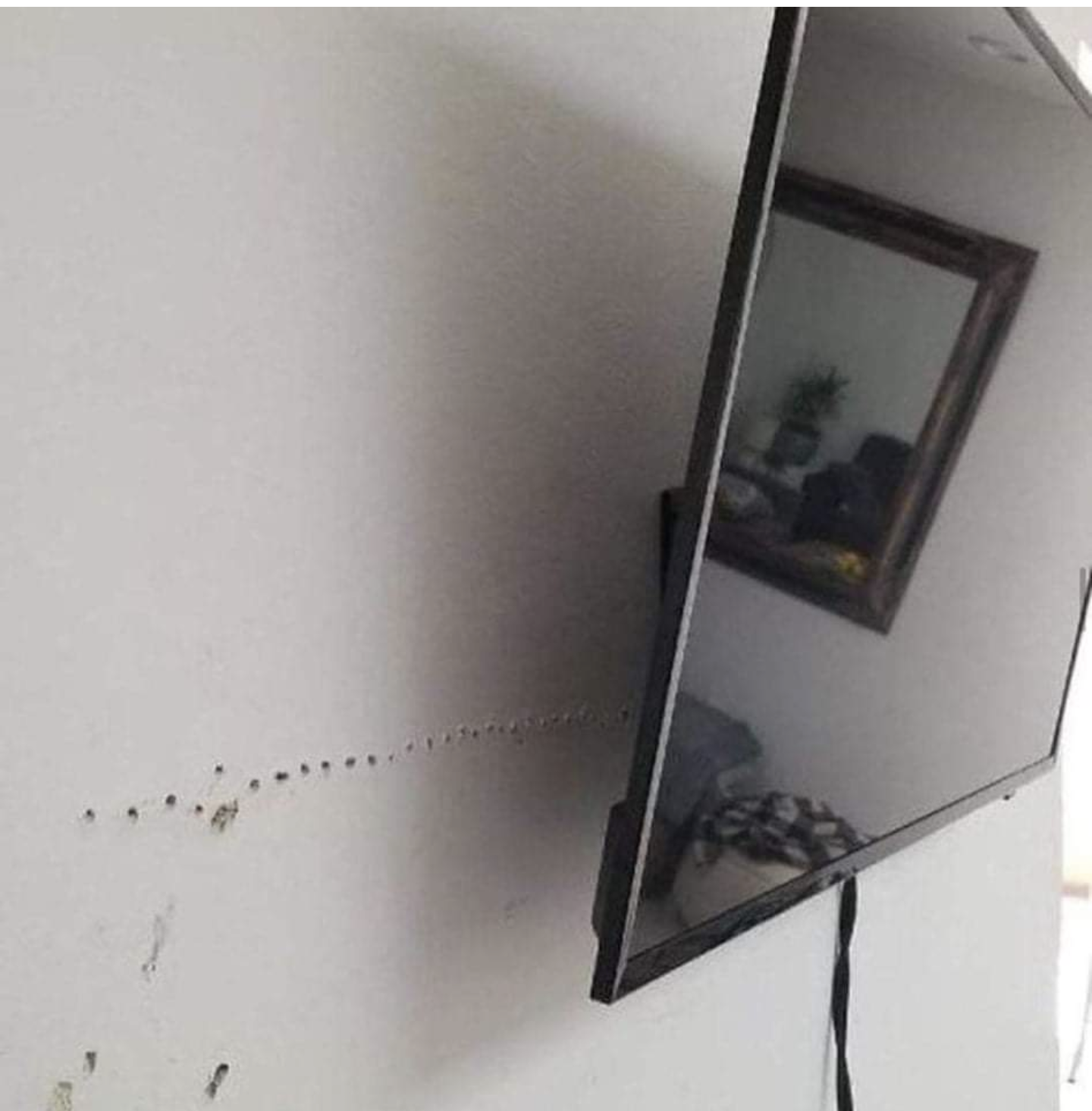 I don't think stud finders work like this? Scrolller