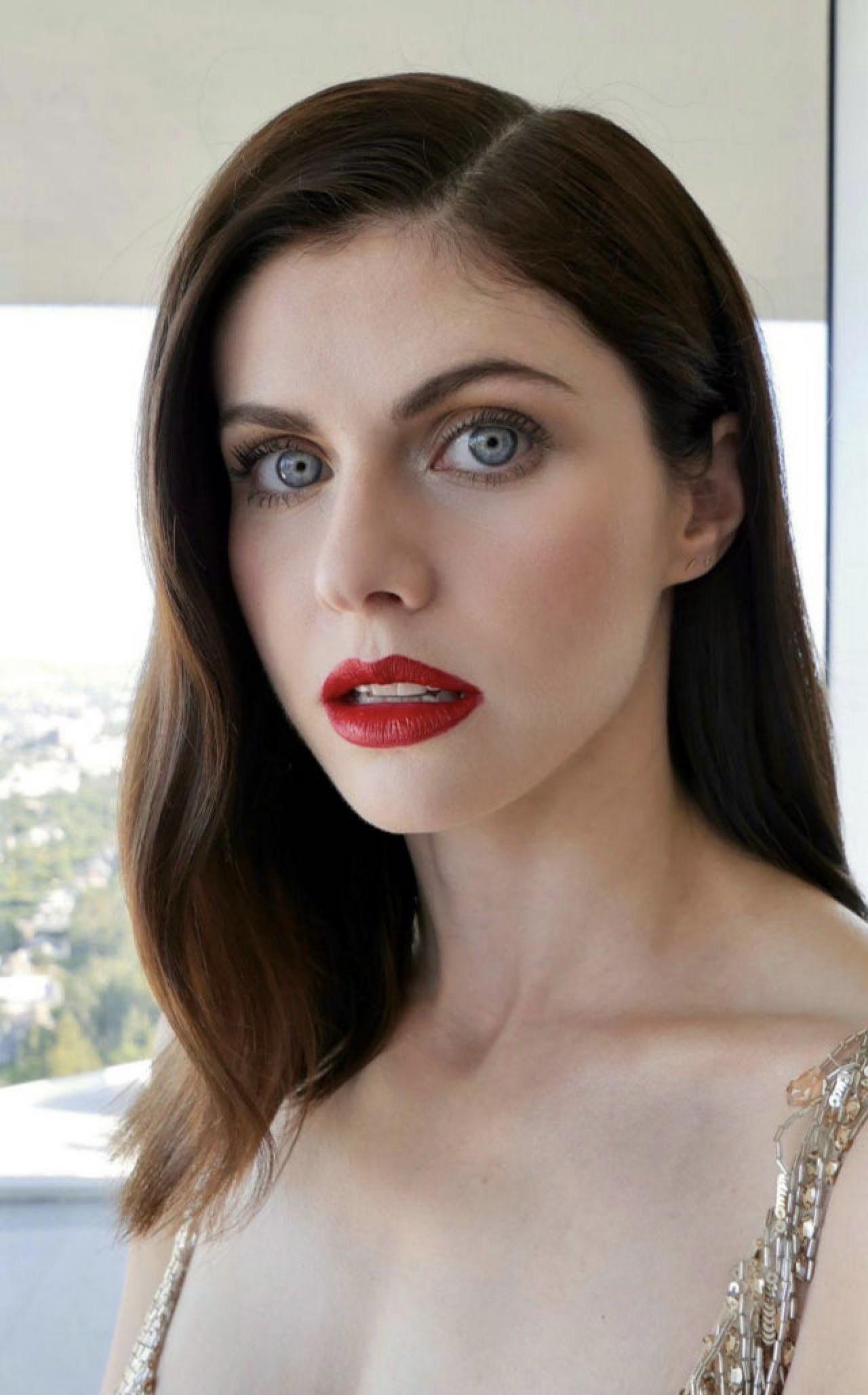 Alexandra Daddario makes me want to suck so much cock | Scrolller