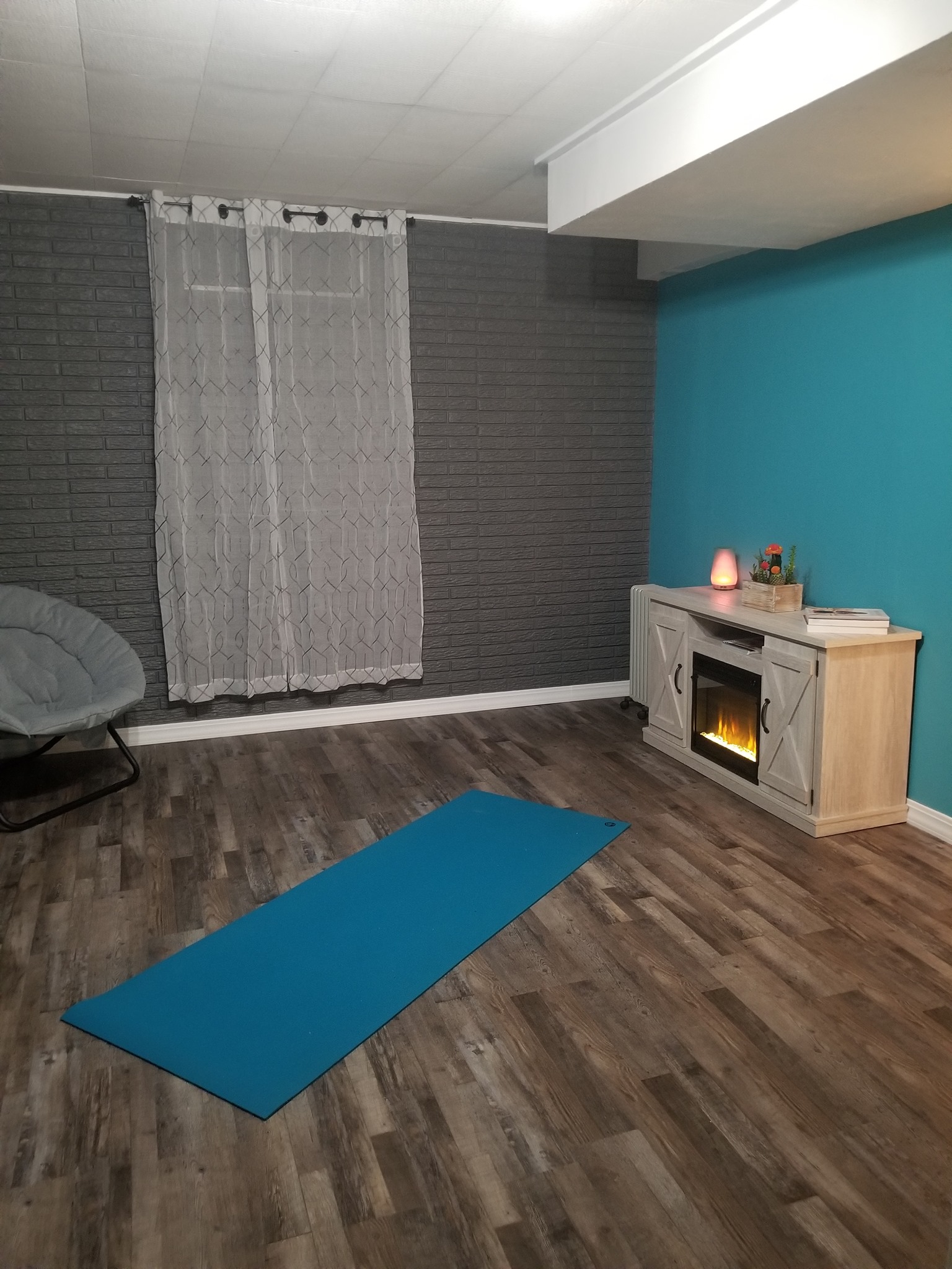 Inhome hot yoga studio Scrolller