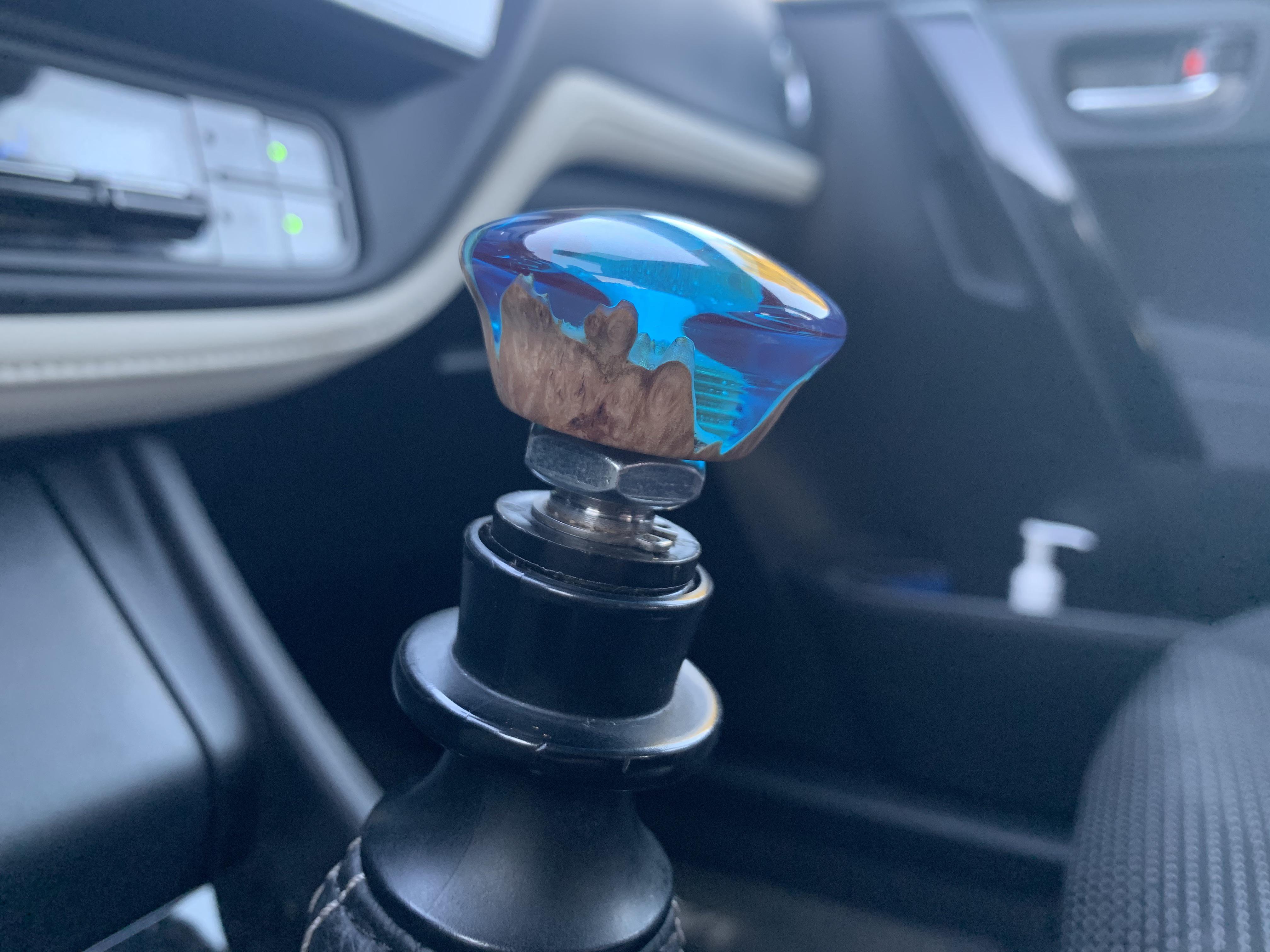 Installed my new custom shift knob Scrolller