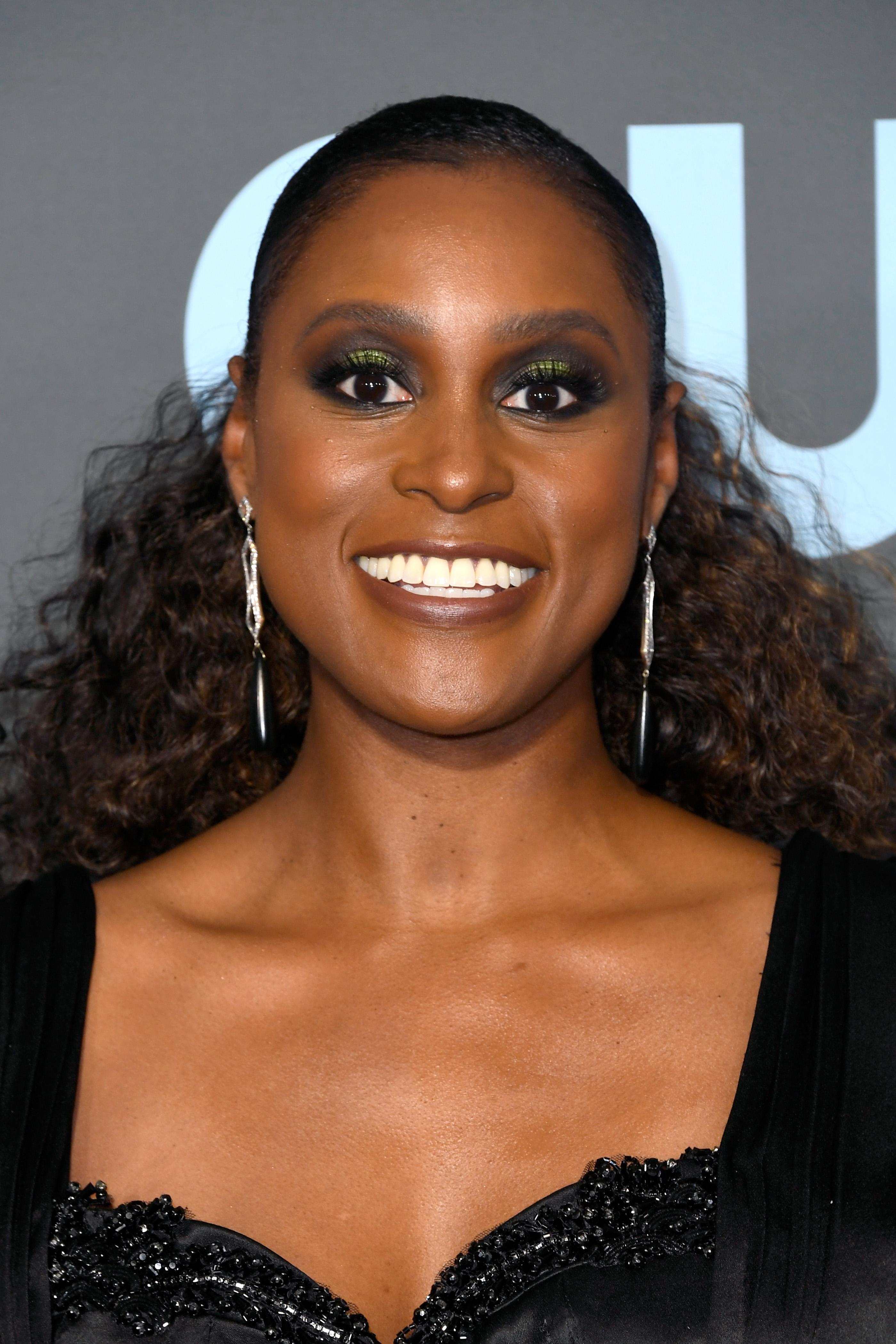 Issa Rae | Scrolller