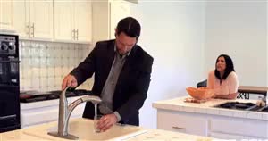 Its Right There Honey [GIF]