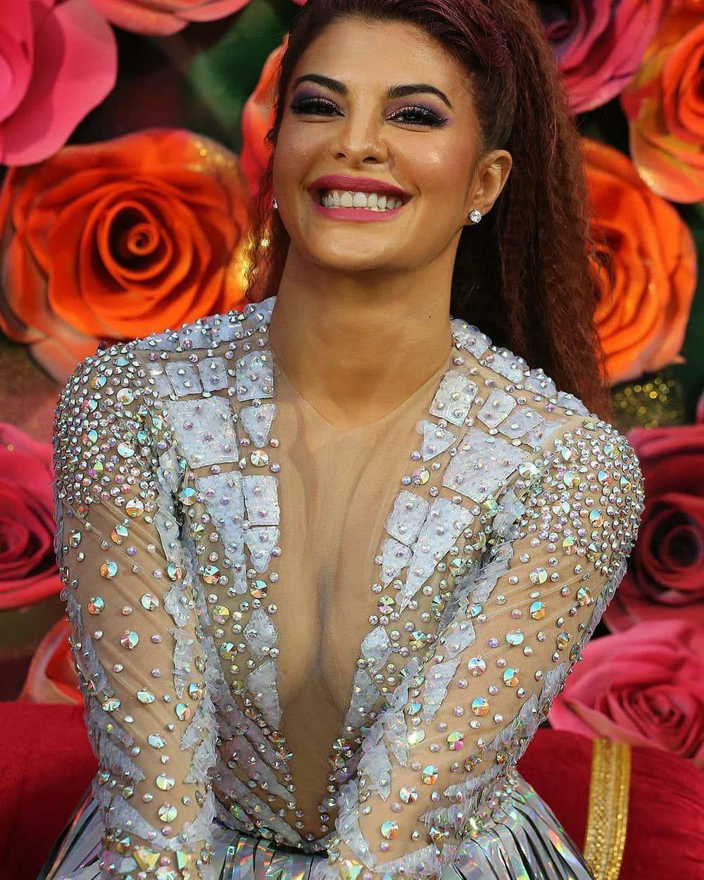 jacqueline-fernandez-scrolller