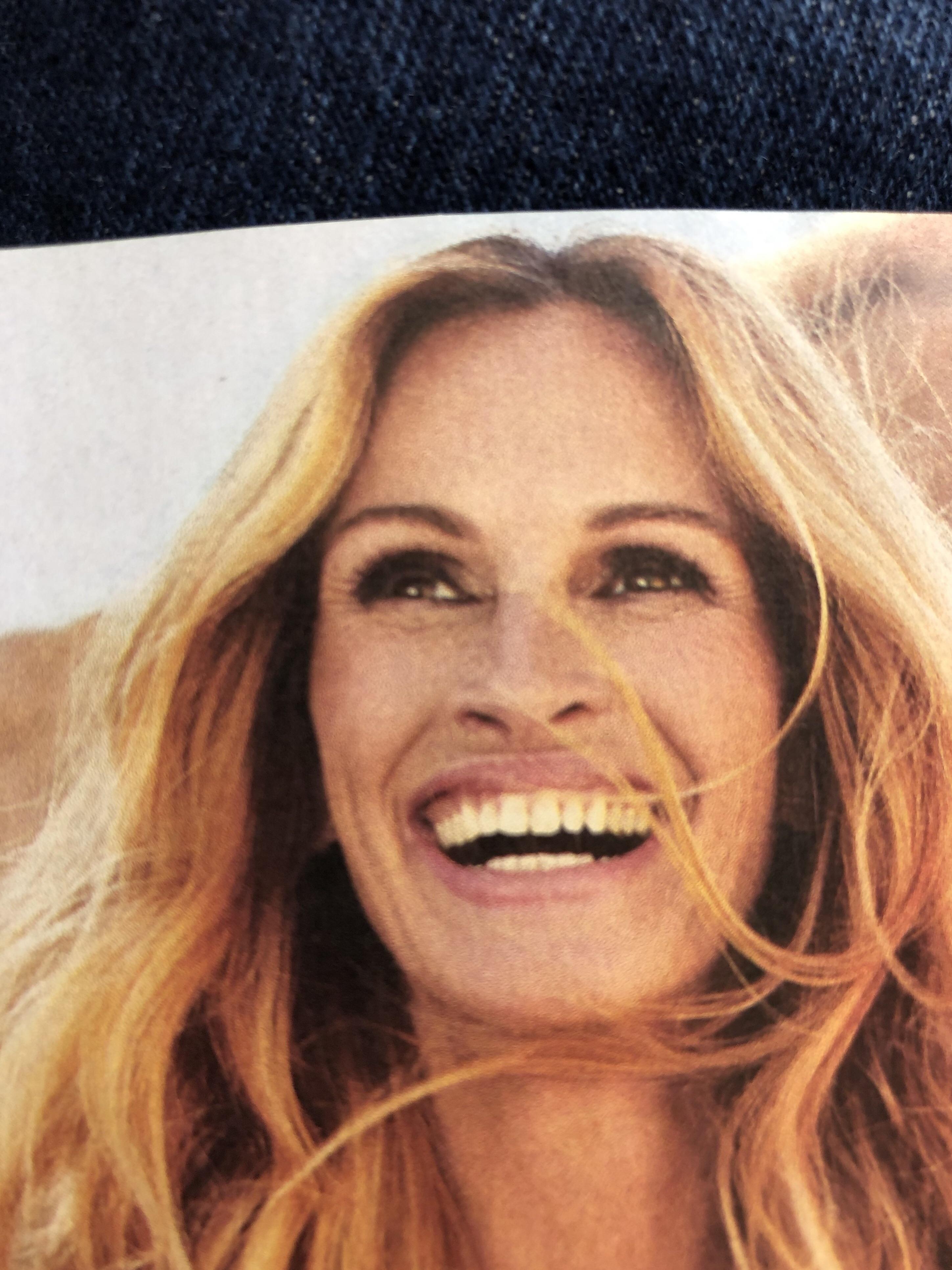 julia-roberts-smile-scrolller