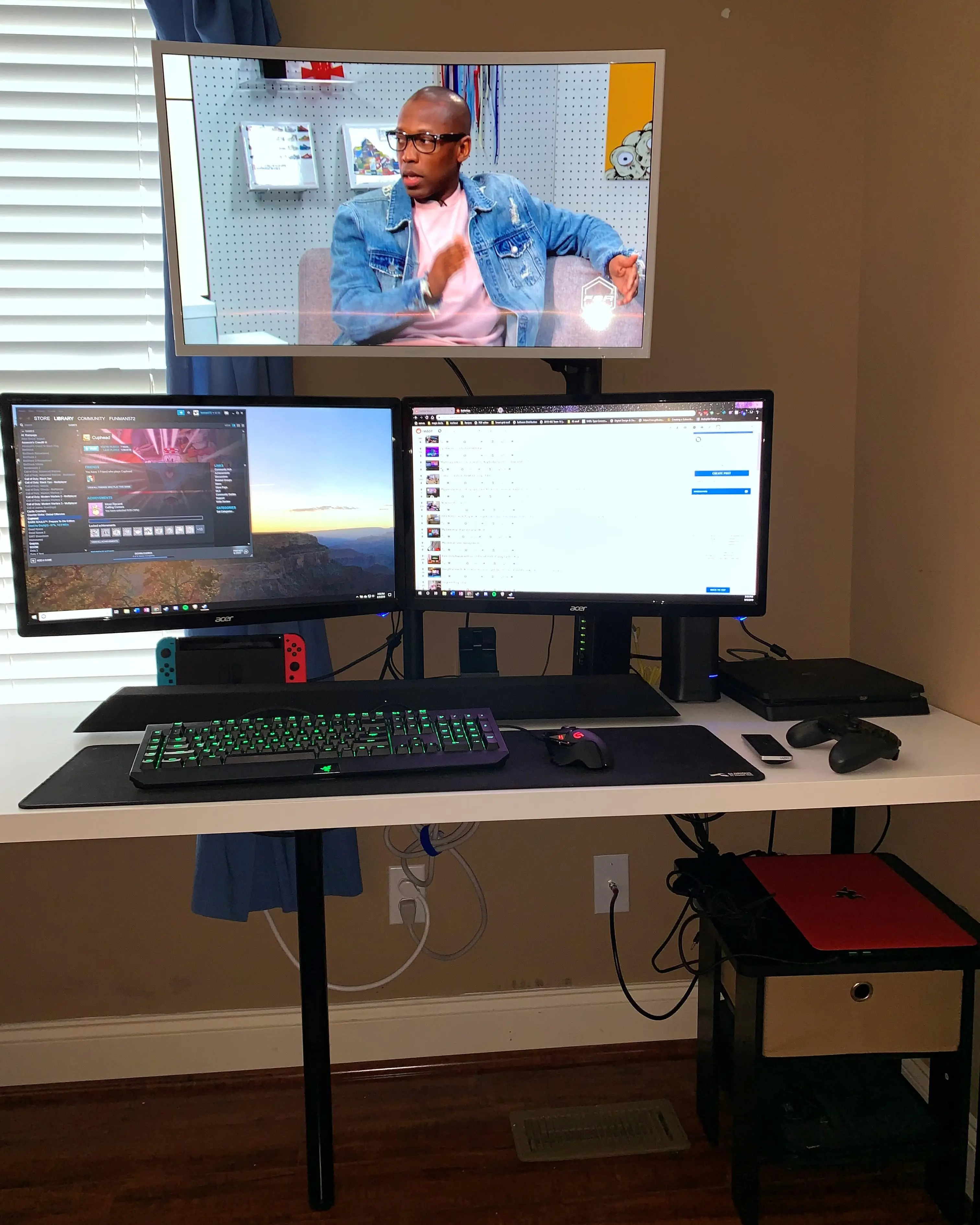Just mounted the top monitor.. I'm in love