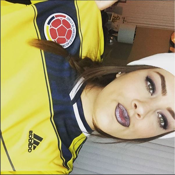 Katie Cummings Apoya La Seleccion Scrolller