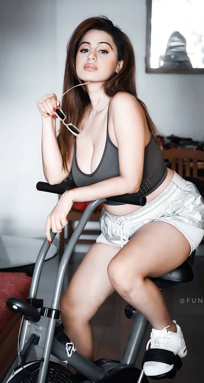 Kenisha Awasthi Scrolller