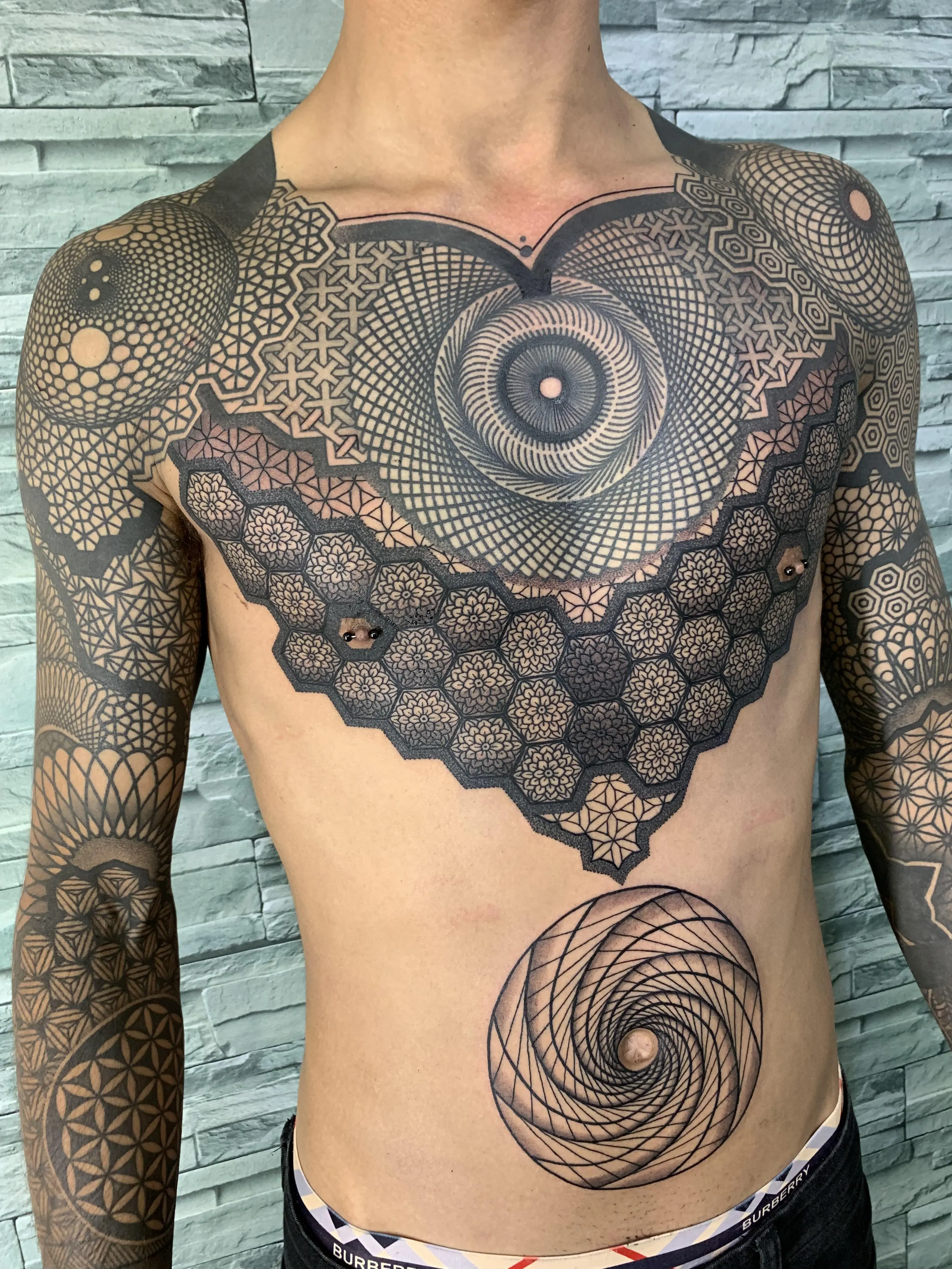 Kimono inspired geo/spirograph piece done by @Nissaco in Japan, Osaka ...