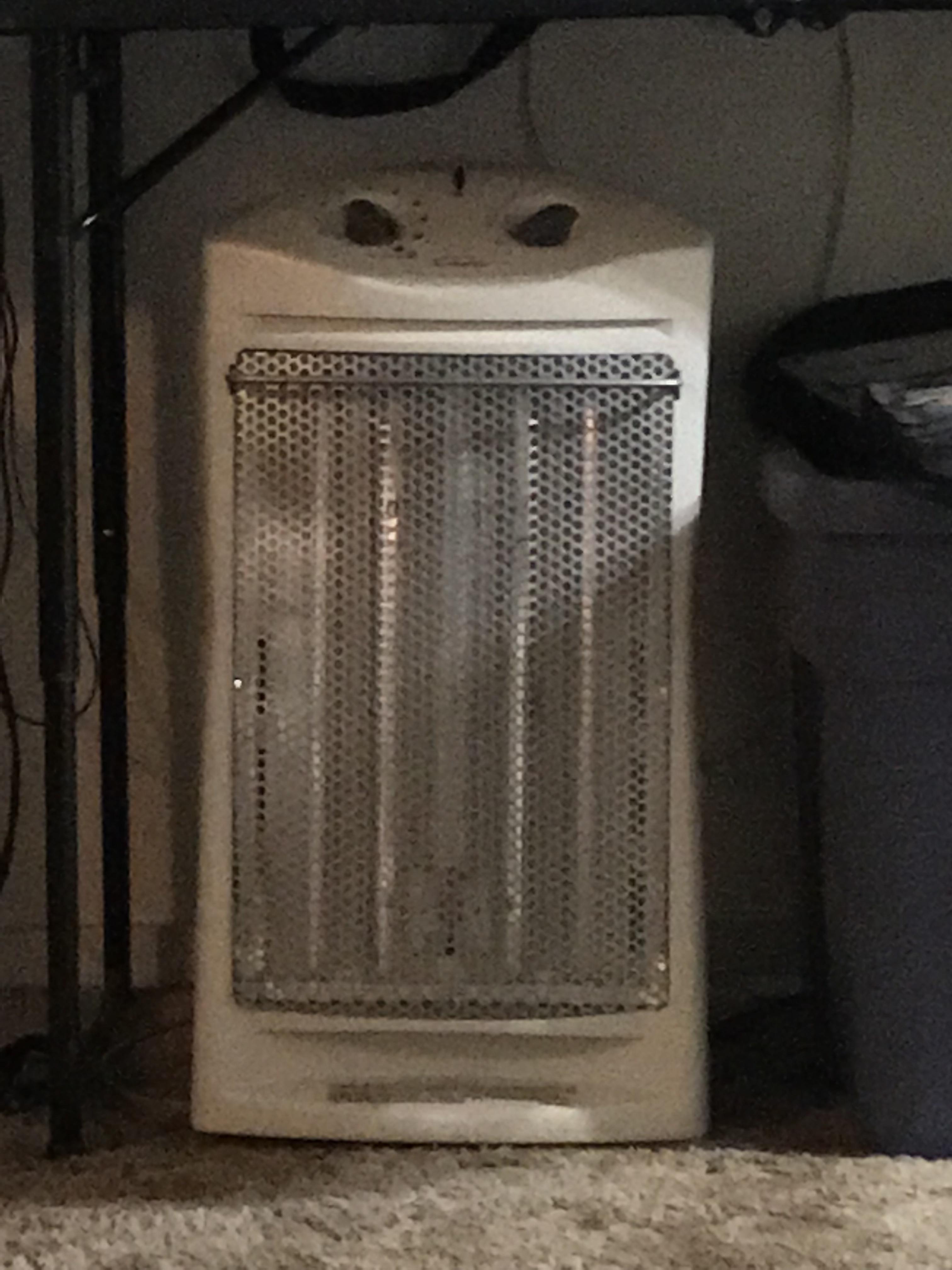 Looks like this space heater is planning to burn down my house Scrolller