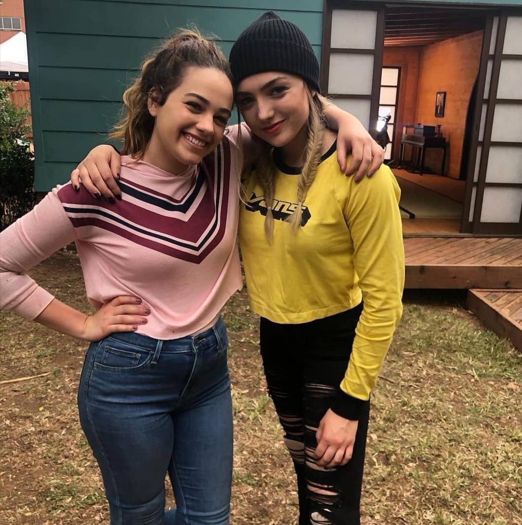 Mary Mouser Or Peyton List 🤤 Cobra Kai Hotties Scrolller