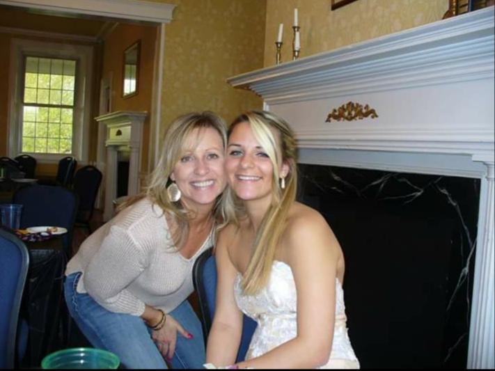 Milf And Daughter Scrolller