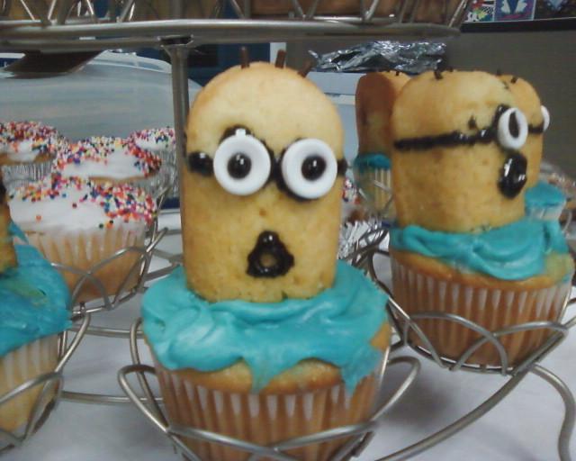 Minion cupcakes I saw at a school bake sale | Scrolller