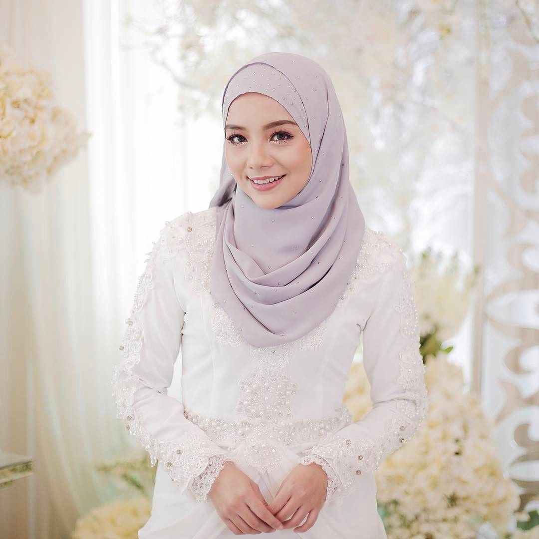 Mira Filzah | Scrolller