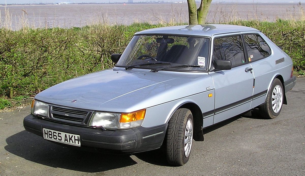 mods-are-asleep-post-photos-of-saabs-scrolller