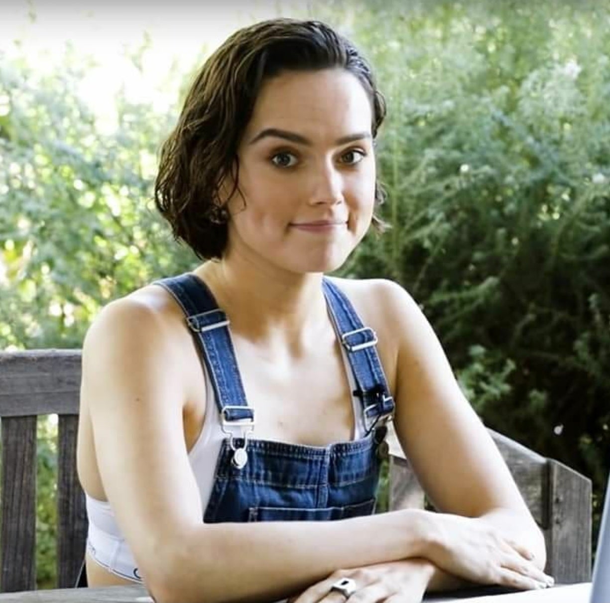 Mommy Daisy Avoids Talking At The Dinner Table Because She Just Sucked