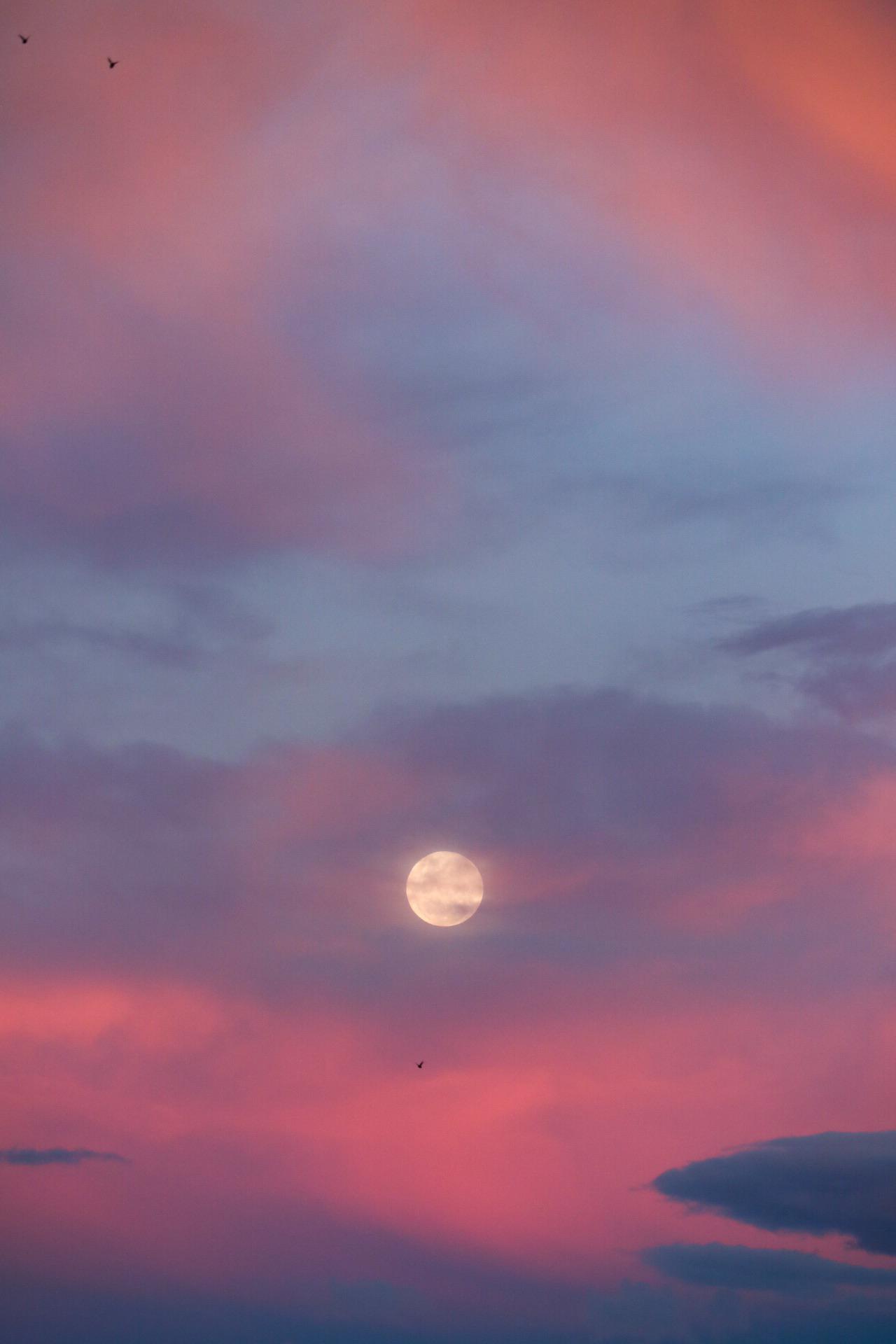 moonrise-scrolller
