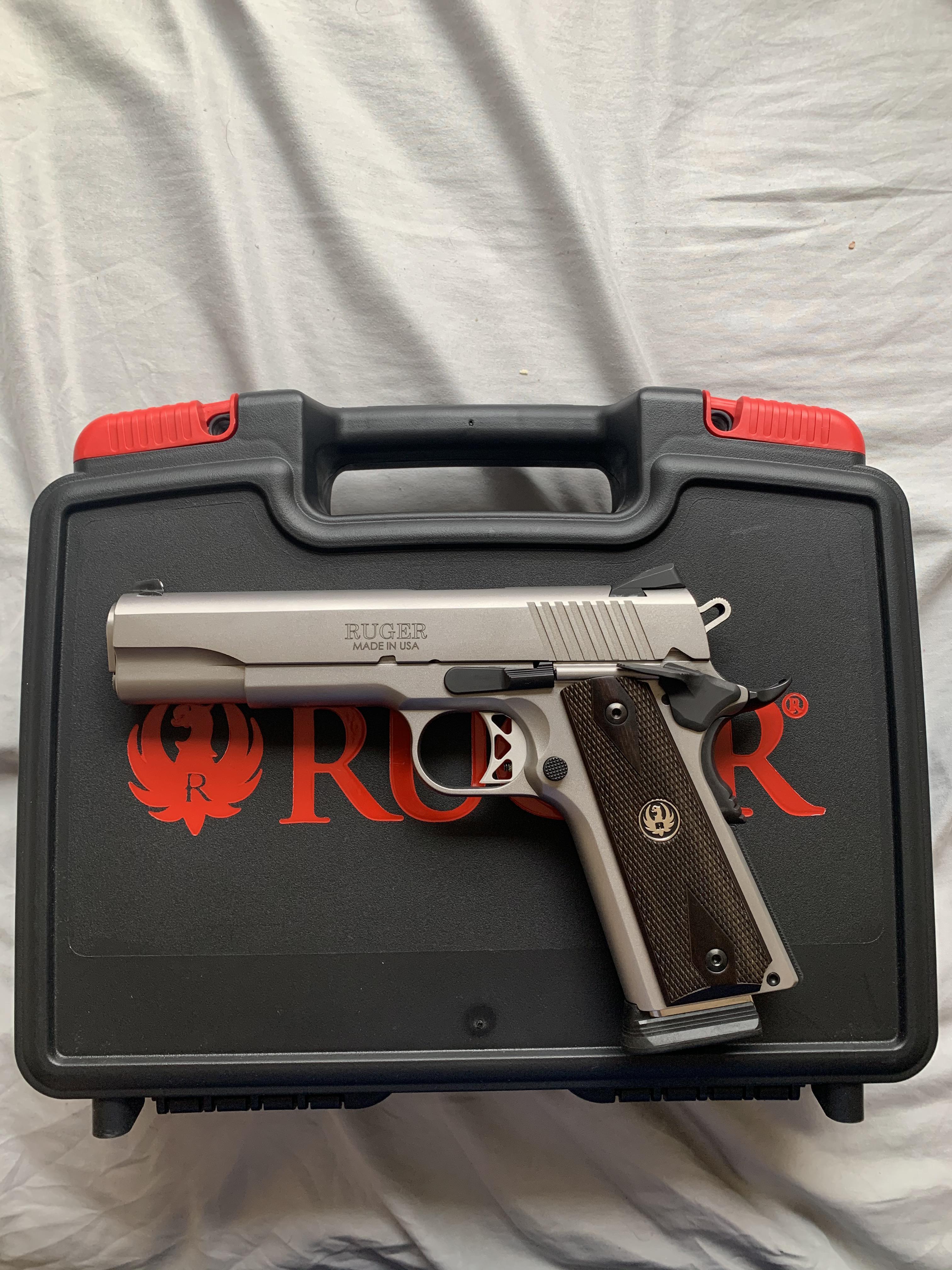 My first ever pistol. Ruger SR1911 | Scrolller