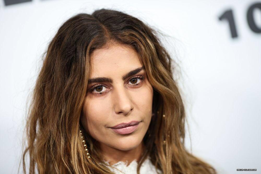 Nadia Hilker Scrolller