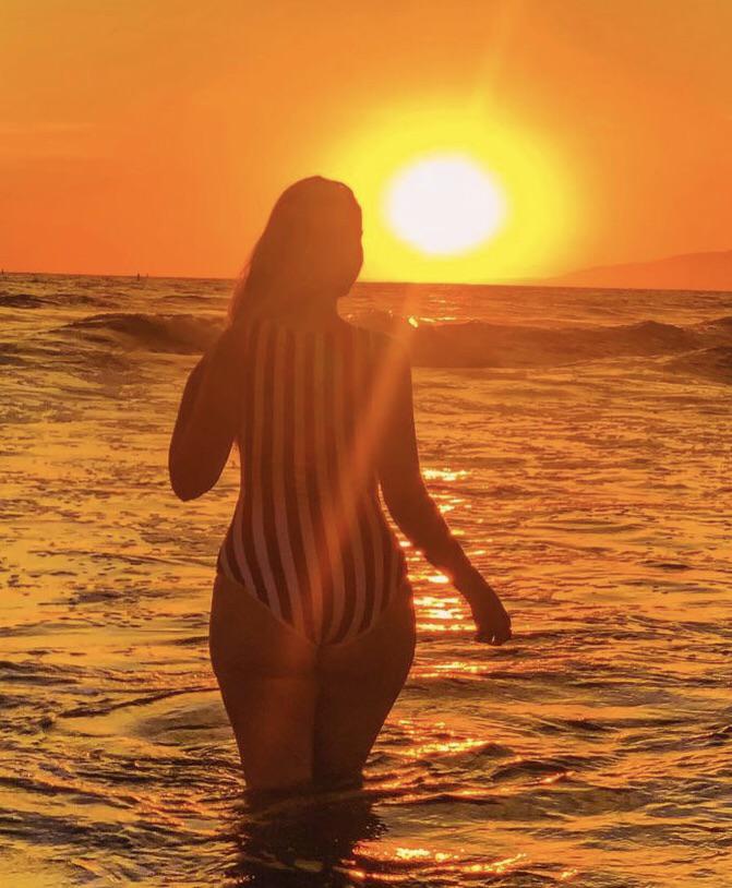 Noelle Foley Scrolller