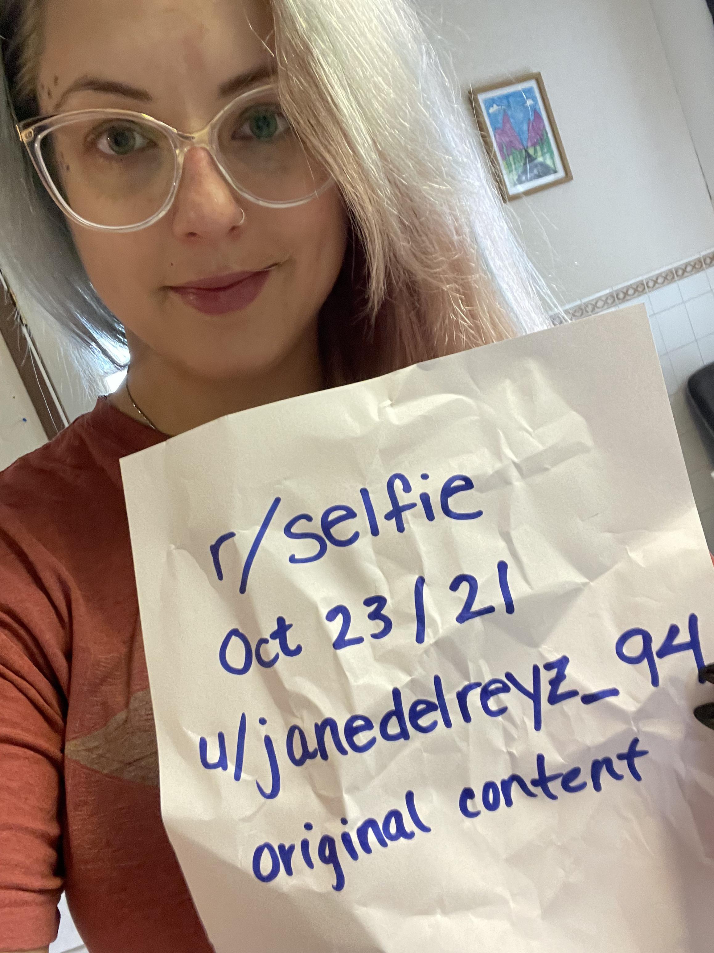 OC verification post, plz verify me!! Scrolller