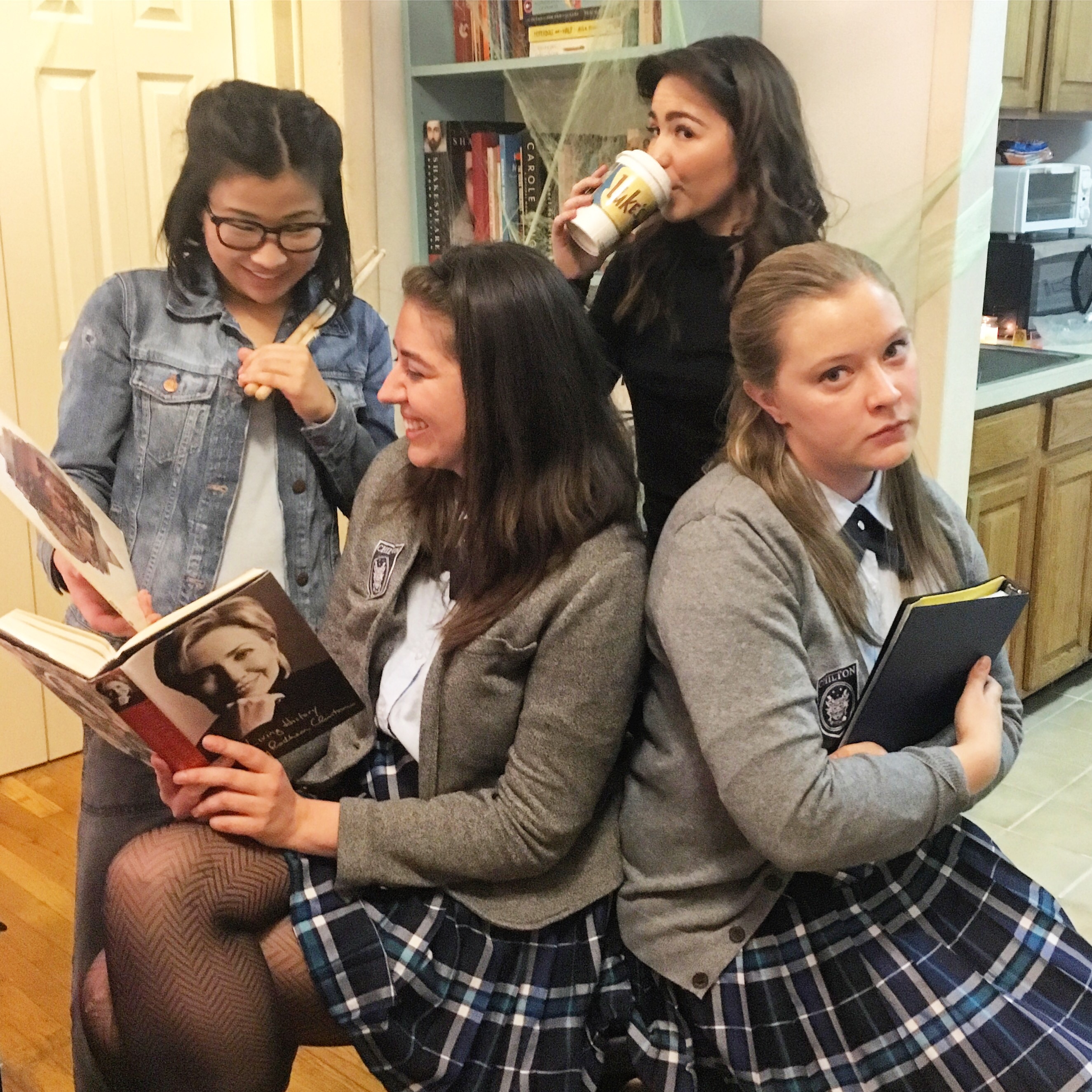 Our Gilmore Girls Group Halloween Costumes! Scrolller