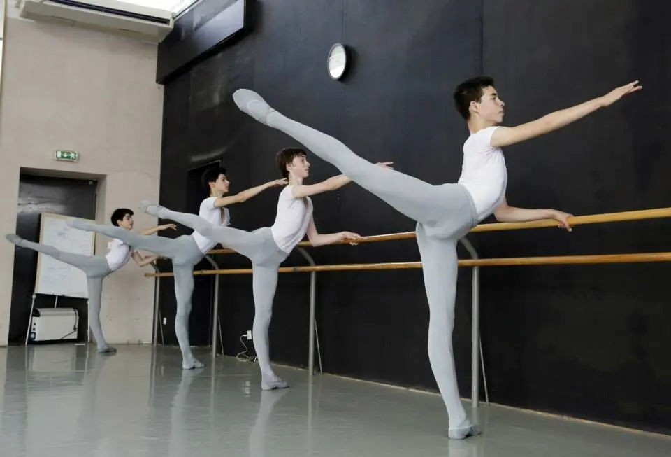 Perfect Arabesque | Scrolller