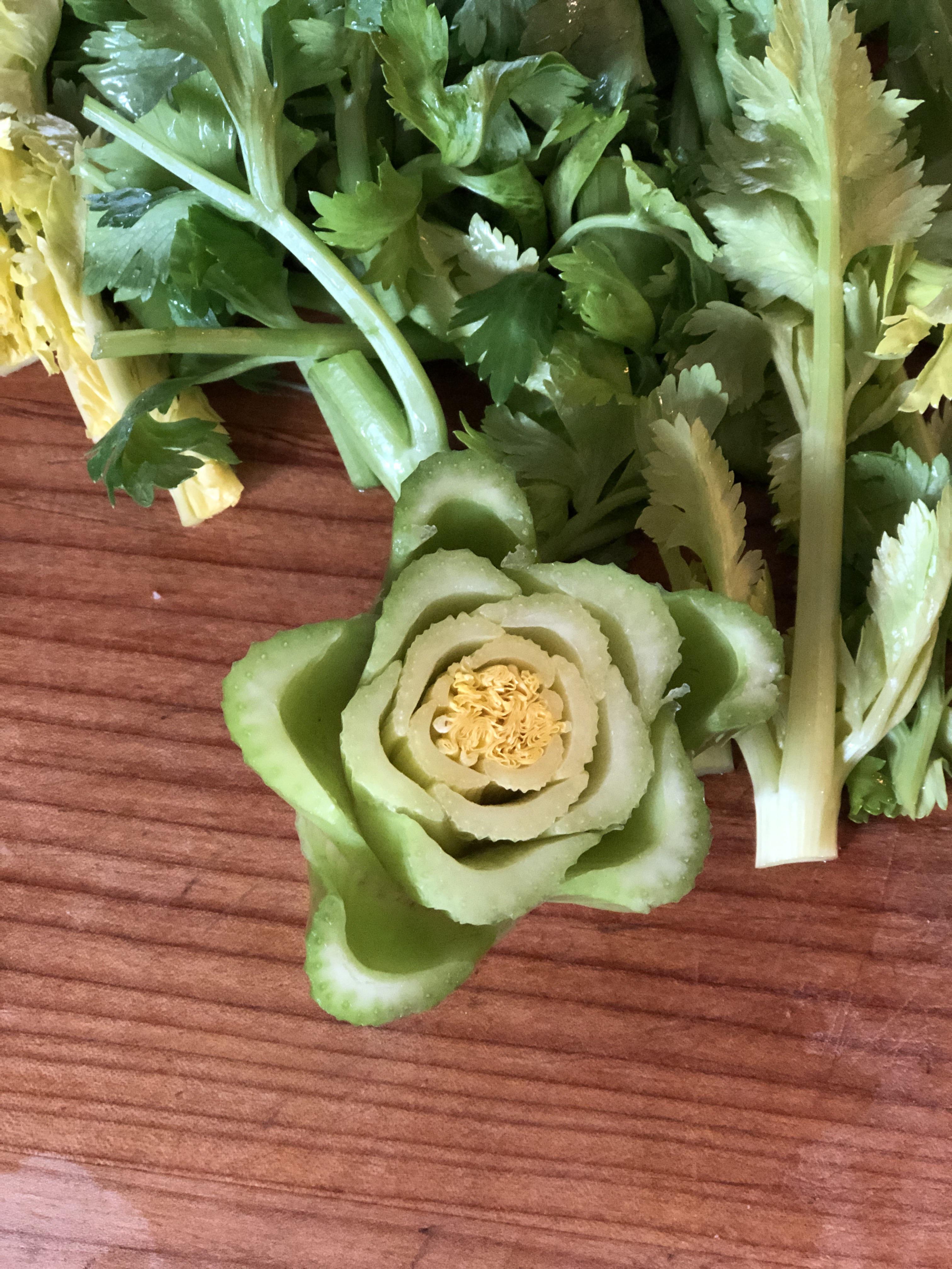 Perfect Celery flower Scrolller