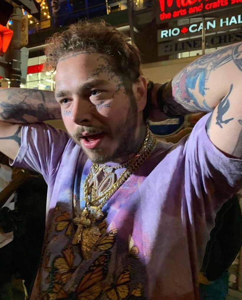 Post Malone with rocking the XO chain | Scrolller