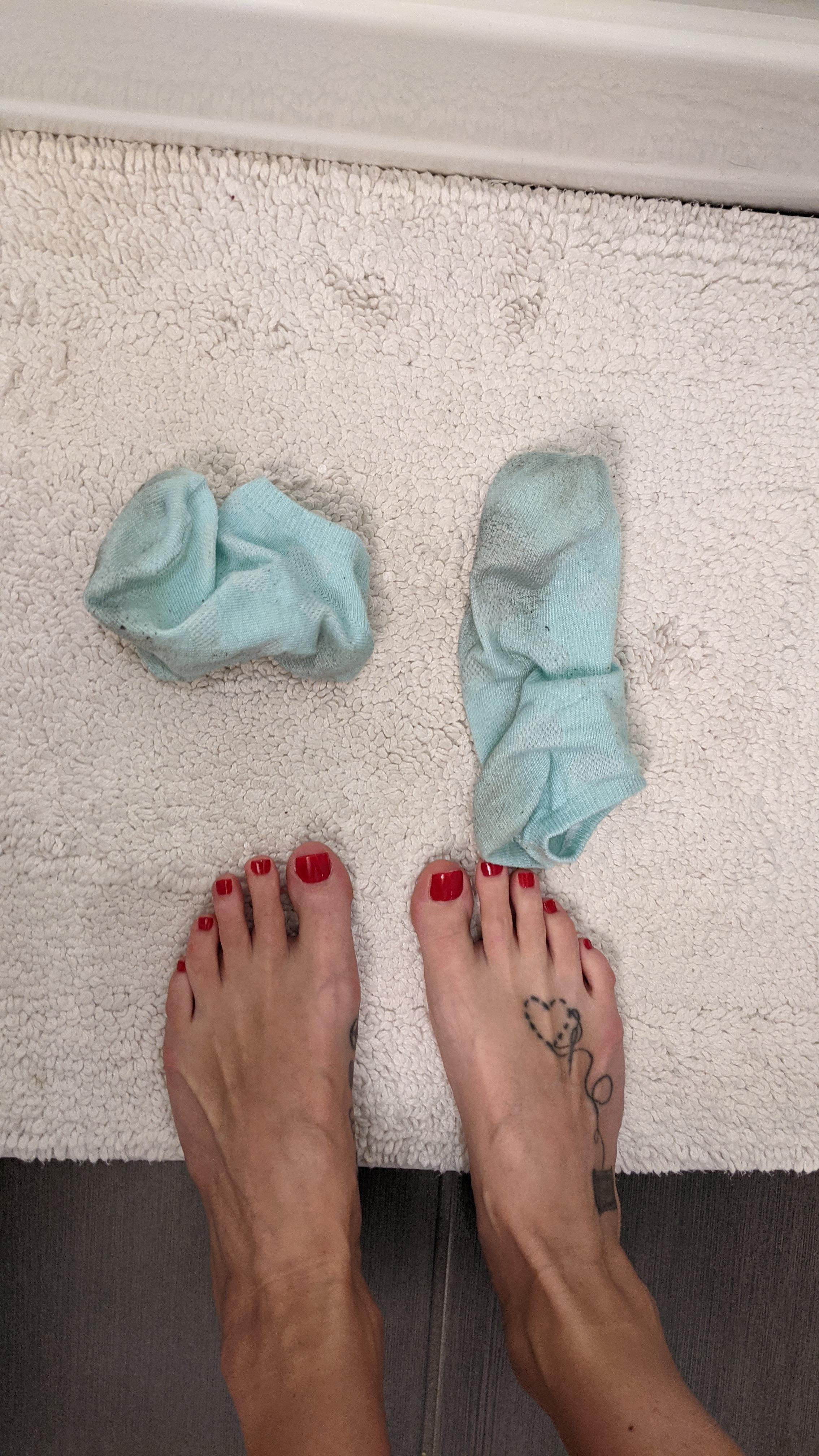 Post workout shower Scrolller