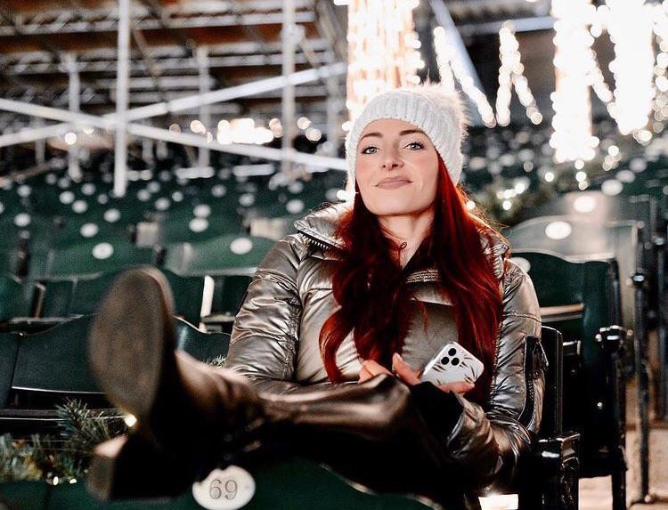 Rachel Luba Scrolller