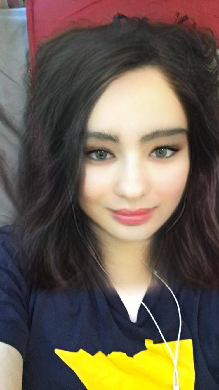 rate-me-on-a-scale-of-1-10-scrolller