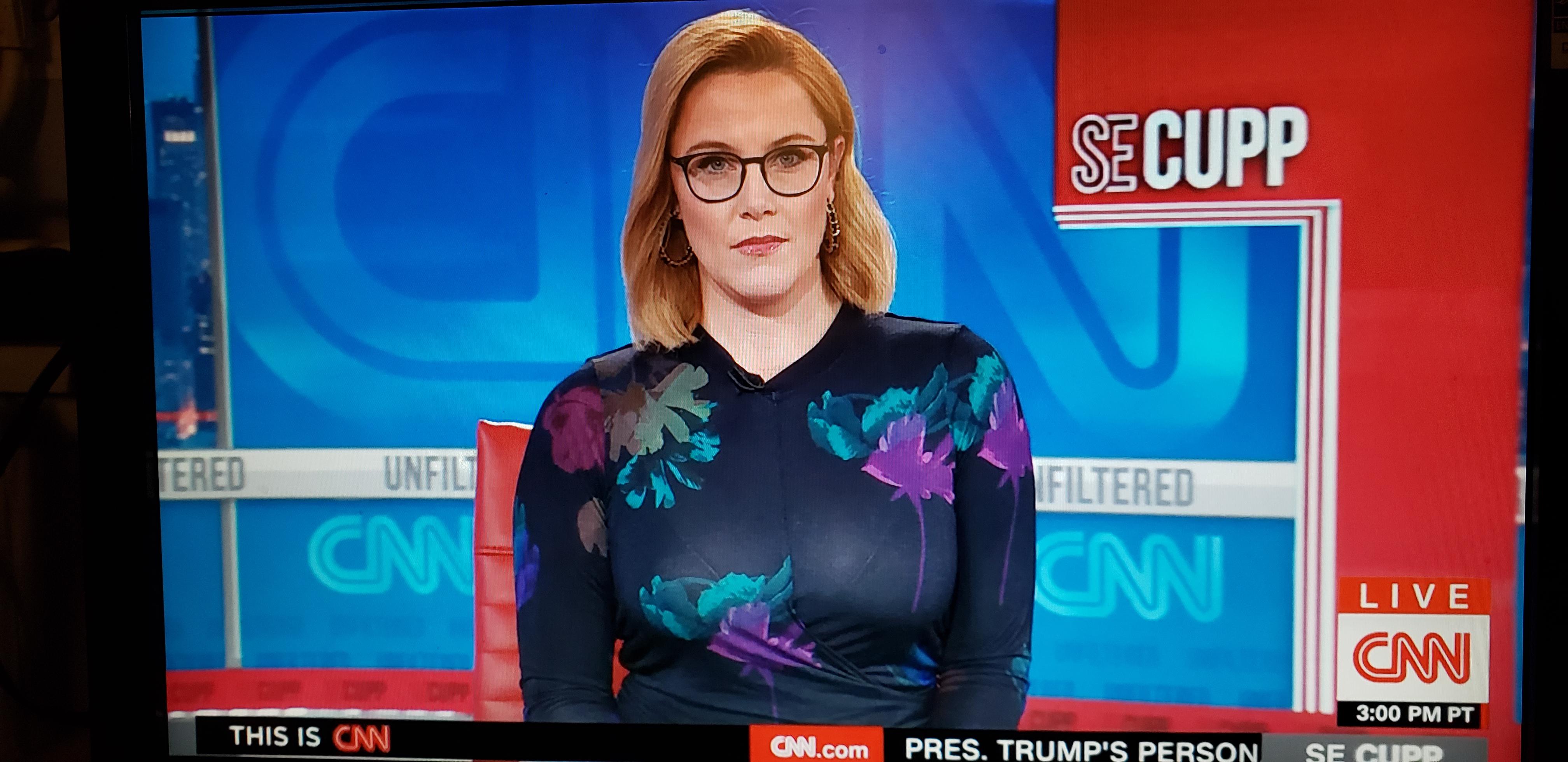 S E Cupps Top Is See Thru On Cnn Right Now Scrolller 2938