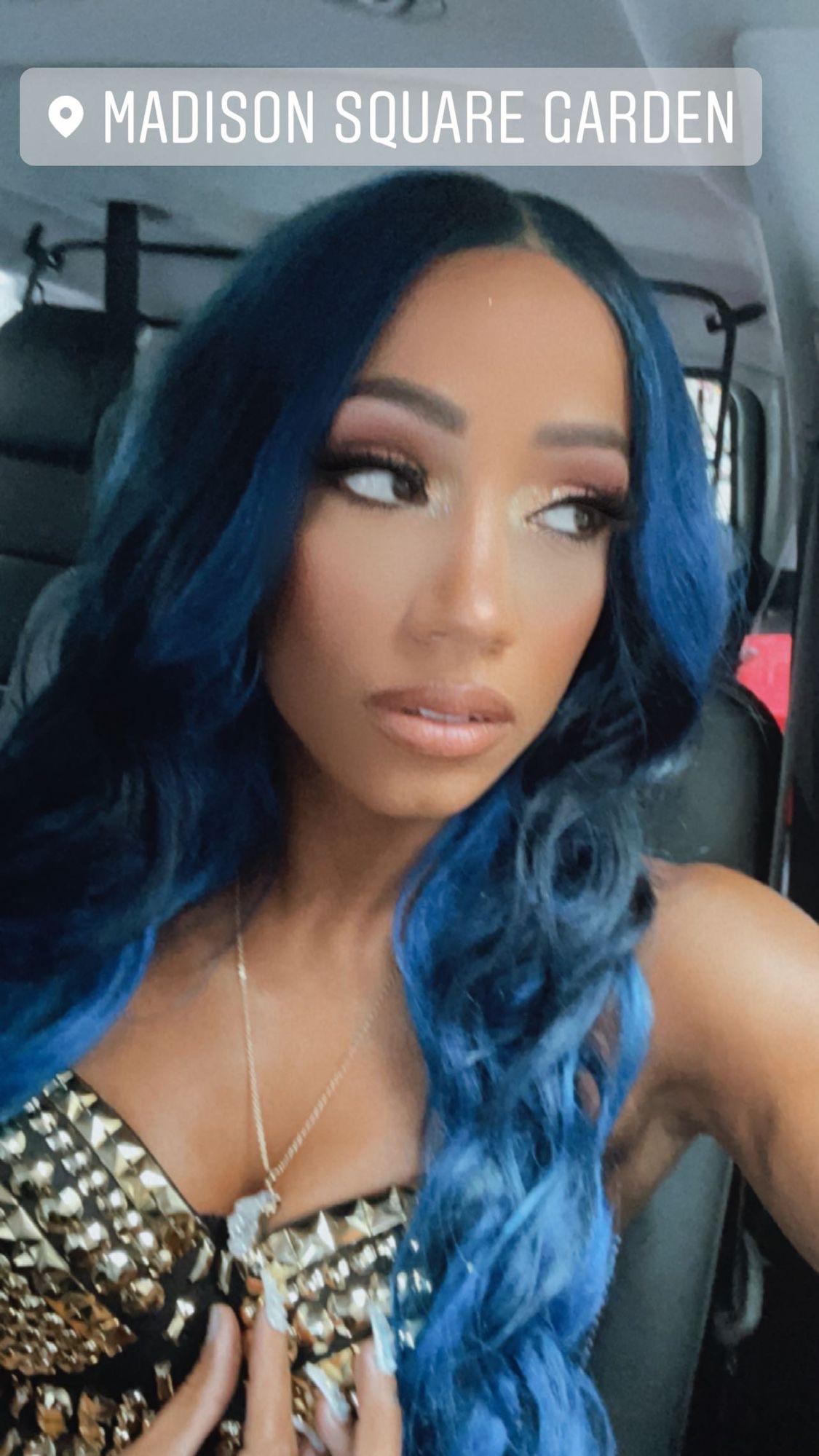 Sasha Banks Scrolller